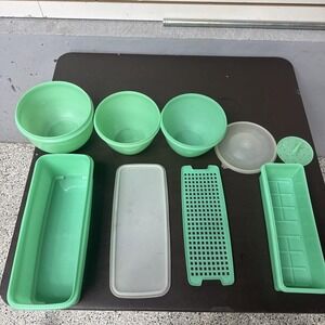 Tupperware Crisp It Lettuce Keeper Spike Jadeite Green Bowl Lid Celery Keeper